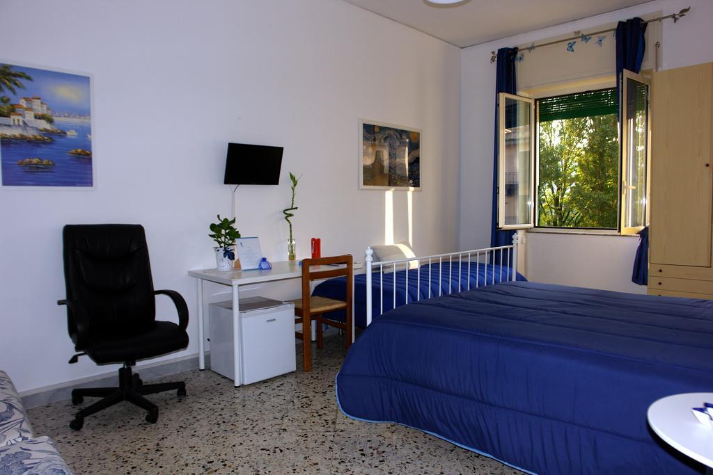 Mary'S Home Salernes Chambre photo